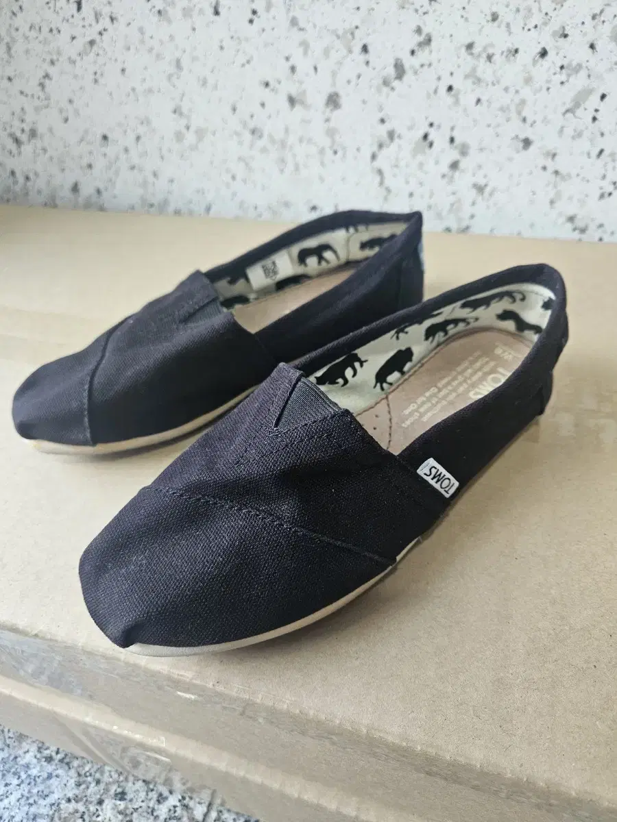 TOMS 탐스 여성 스니커즈 사이즈 230